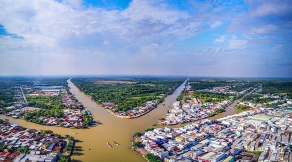 How is Vietnam's Mekong Delta adapting to a changing climate?